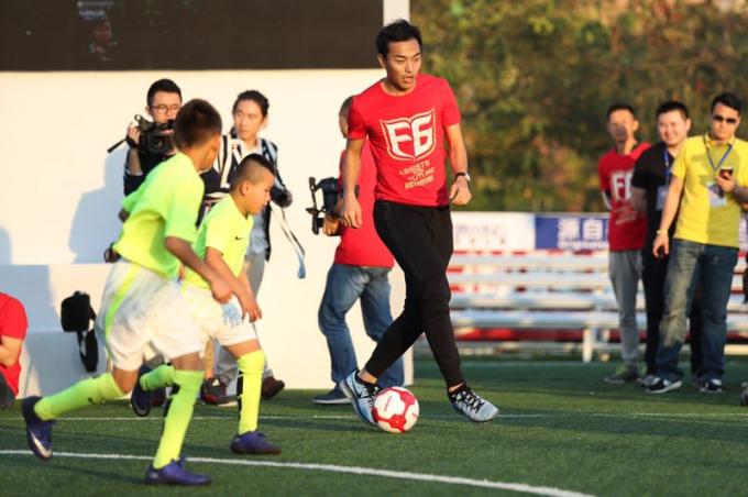 latest company news about Feng Xiaoting Charity Football Game Held Yesterday, Devoting Love to the Future of China Football  1