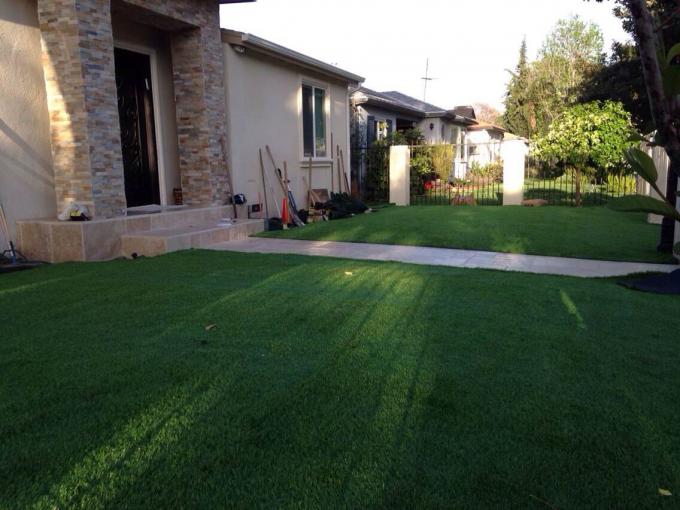 25mm Lush Green Garden Artificial Grass Carpet Multi Functional 0