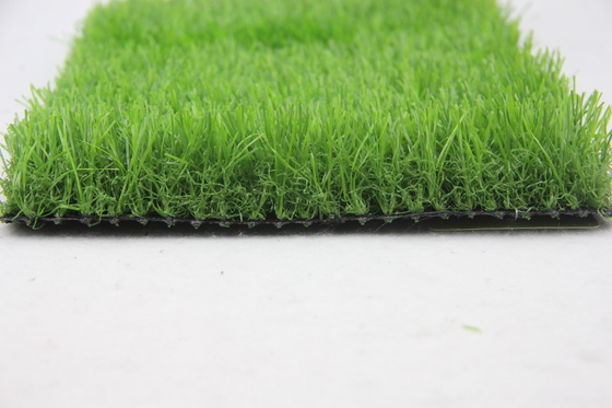 China 25mm Lush Green Garden Artificial Grass Carpet Multi Functional supplier