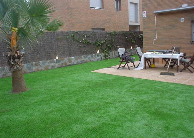 Home Decorative Residential Artificial Grass Outdoor With High UV Stability 1