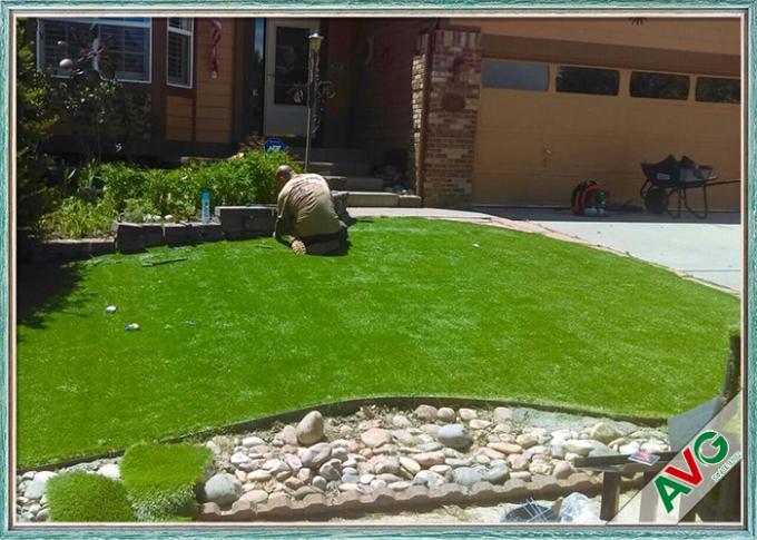 Soft Durable Landscape Garden Artificial Grass 5 / 8 Inch Gauge Apple Green 0