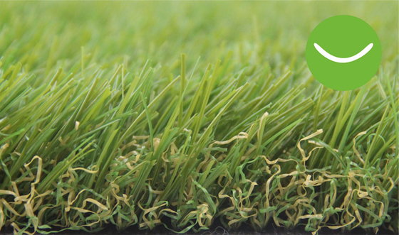 China Lush Green Natural Looking Garden Artificial Grass Carpet 20mm Height supplier