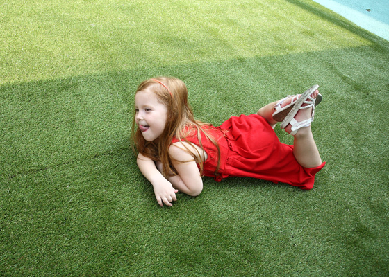 China Kids Playground Artificial Grass For Landscaping , Green Fake Grass Carpet supplier