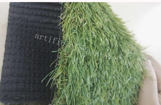 China 25 - 35mm Pile Height Artificial Carpet Grass for Garden &amp; Pet Area supplier
